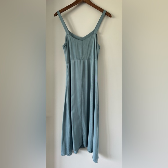Aritzia dress - Picture 4 of 8